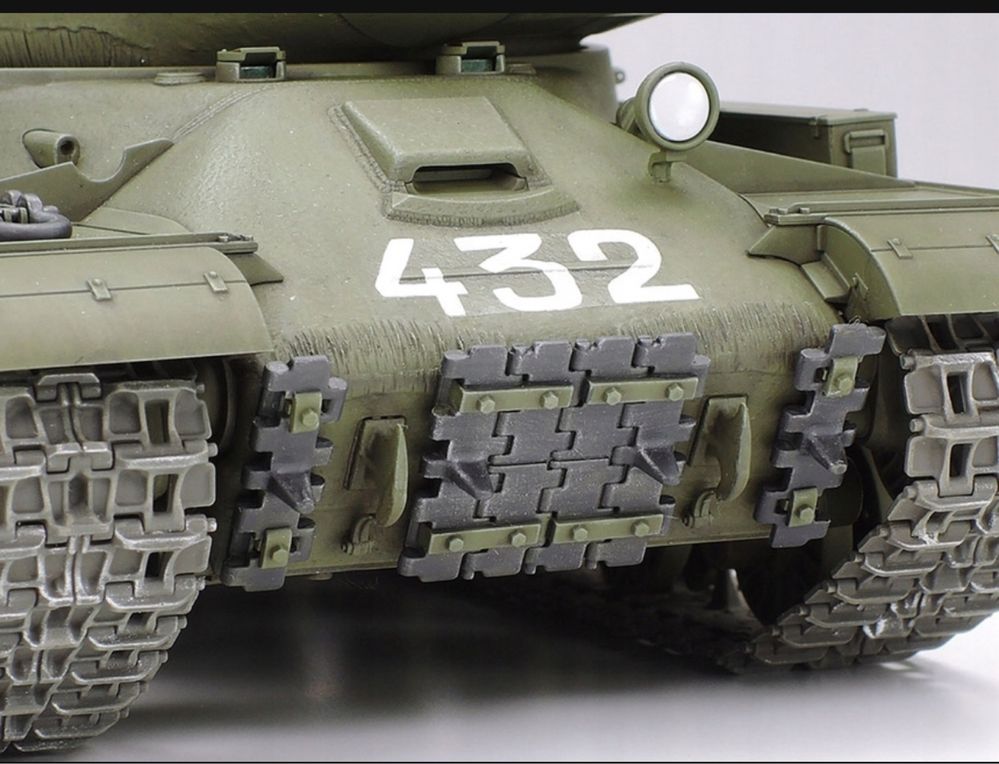 Model do sklejania 1:35 Czołg Stalin IS-2 model 1944 ChKZ 35289 Tamiya