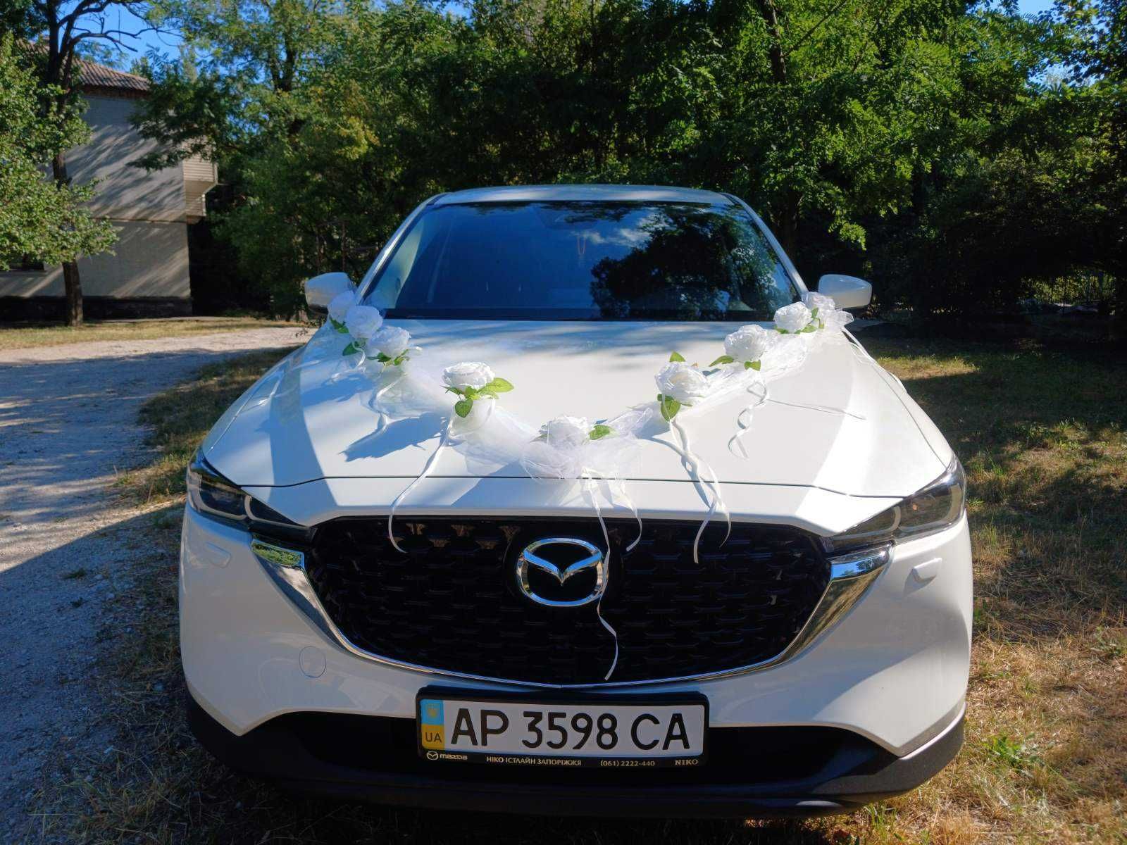 Свадебное авто Mazda CX-5.