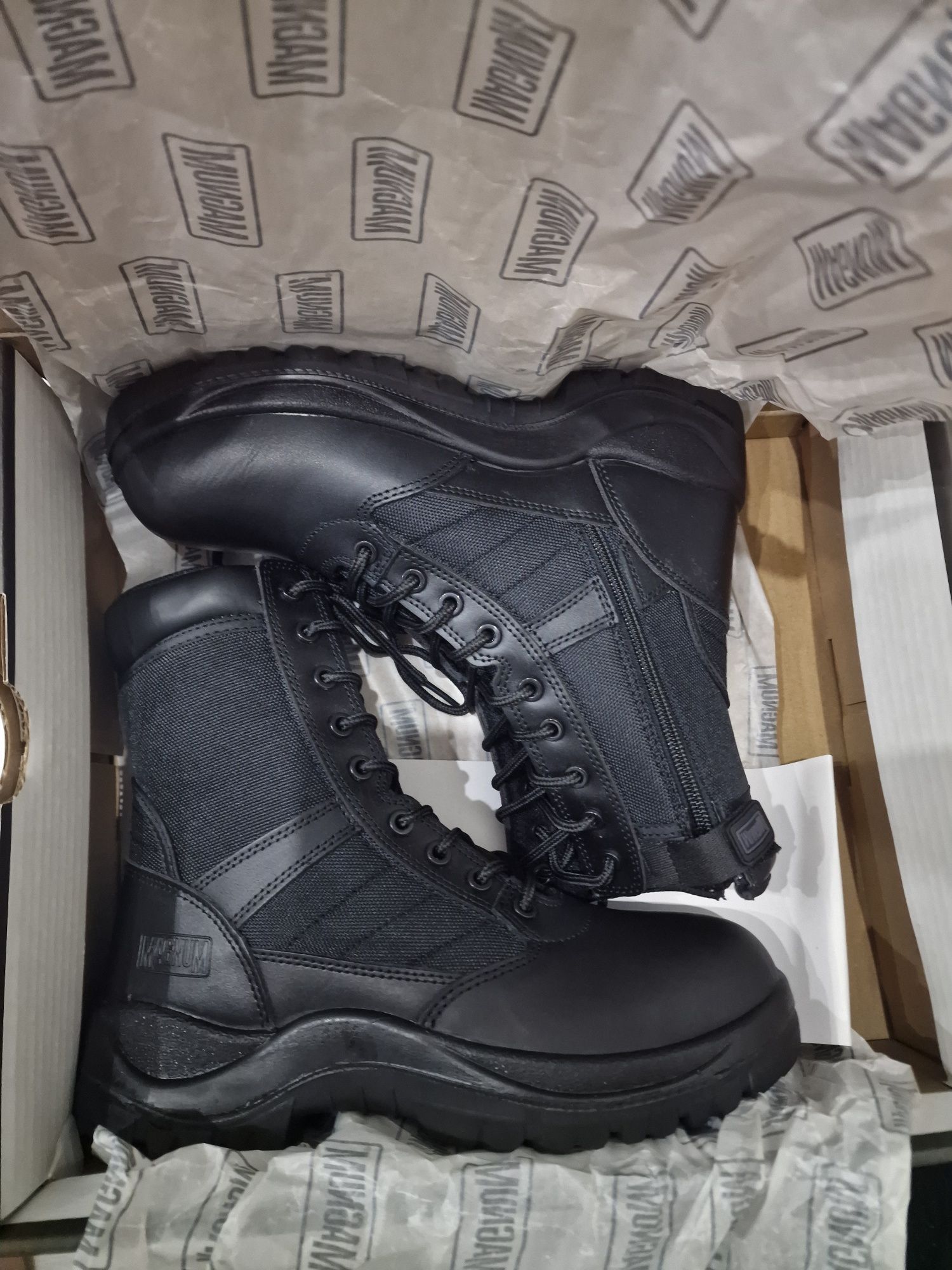 Botas Novas Magnum