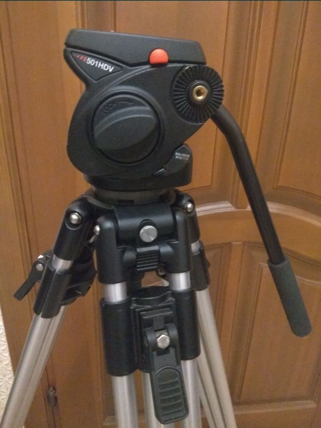 Штатив Manfrotto 351MV + голова 501HDV