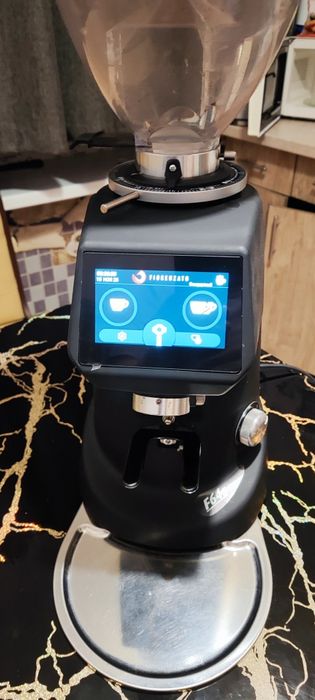 Продам професійну кавомолку Fiorenzato F64e
