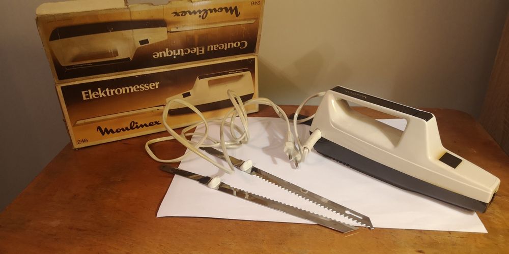 Elektryczny nóż do krojenia warzyw, wędlin, pieczywa moulinex  lata 70