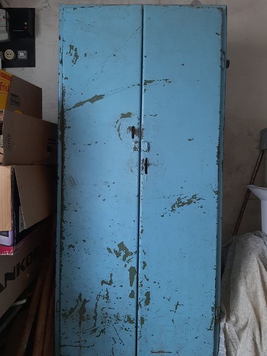 Продам Красивый Шкаф металлический