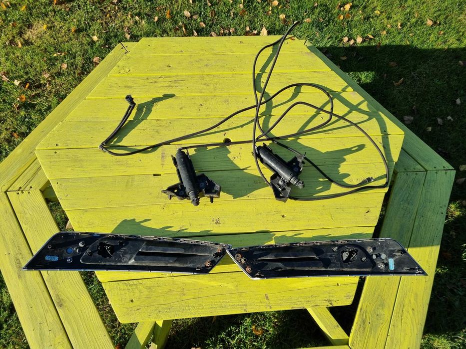 PEUGEOT 5008 I (09-13)- SPRYSKIWACZE, SPRYSKI lamp - prawy lub lewy