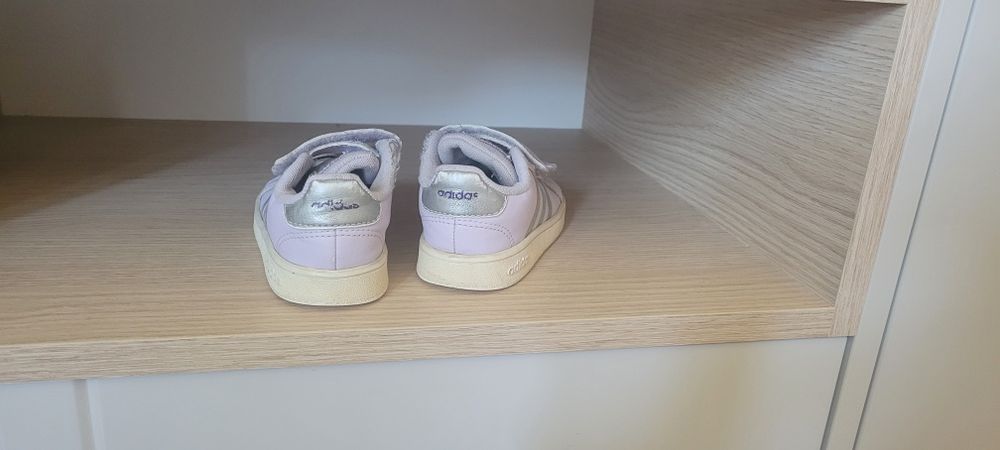 Fioletowe adidasy dla dziewczynki Adidas rozmiar 25