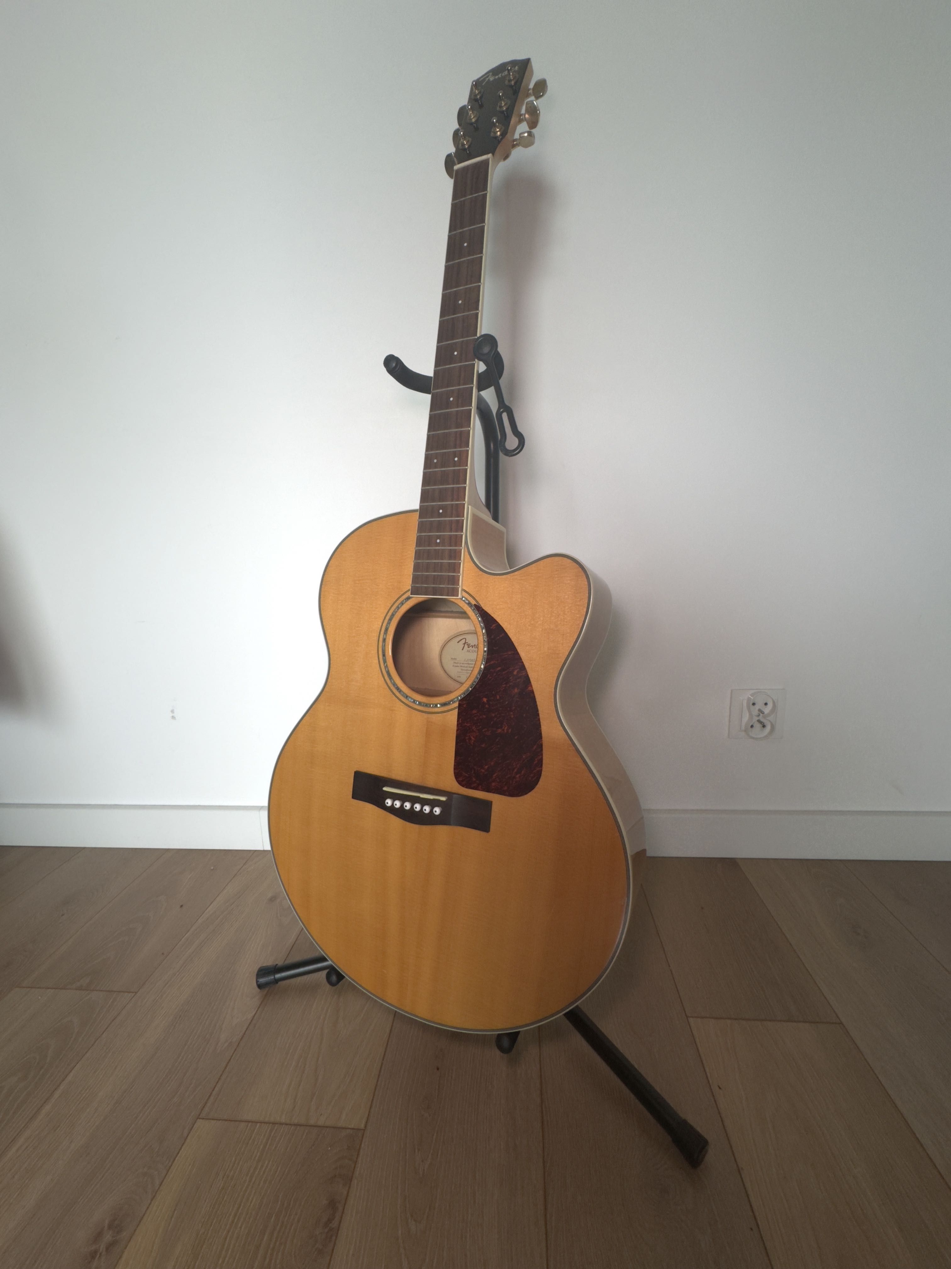 Fender CJ 290 SCE Jumbo Gitara Elektroakustyczna