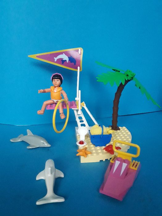 Lego Belville z 1998 - zestaw 5845 Zabawa z delfinami - dwa x delfin
