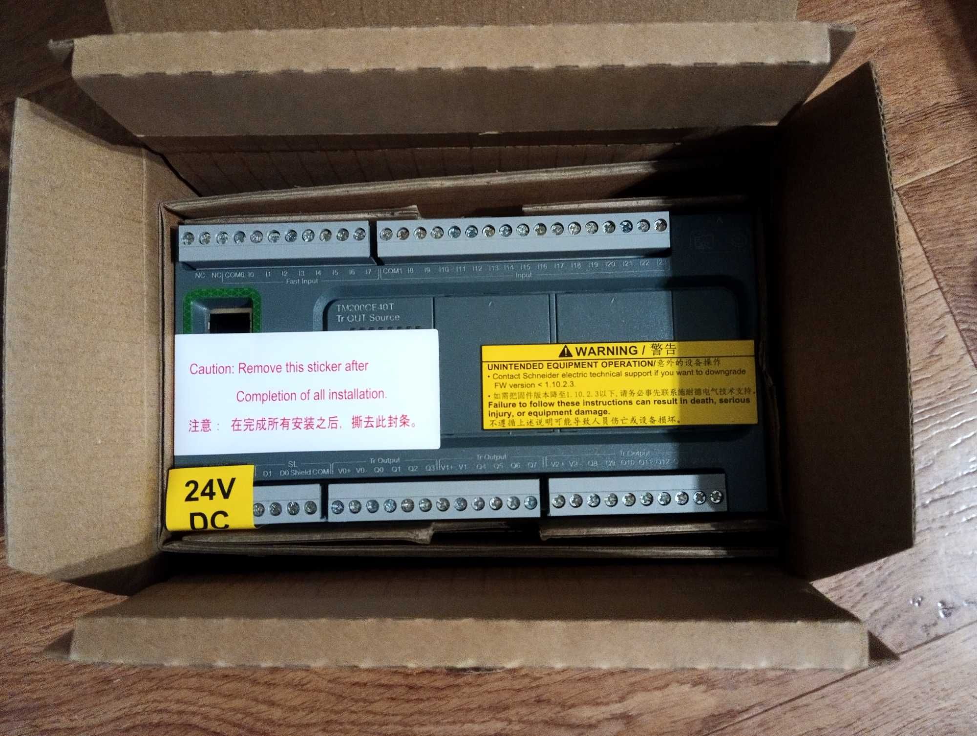 Контролер PLC Schneider Modicon TM200CE24T