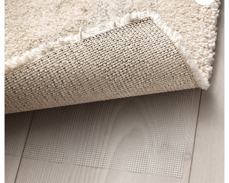 Tapete 2x3 m beige pelo curto quase novo