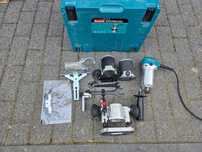 Frezarka krawędziowa MAKITA RT0702CX2J 710W w walizce MAKPAC