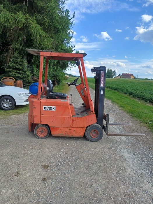Wózek widłowy Clark