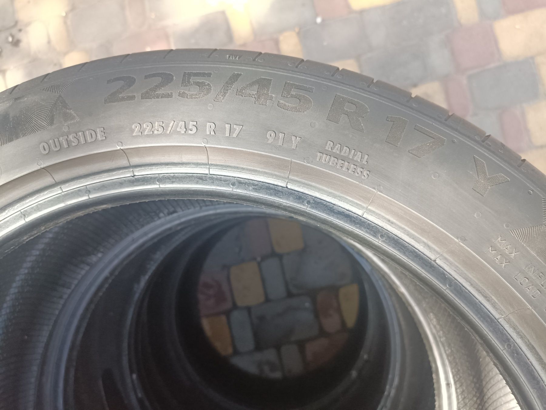 Continental 225/45 R17 комплект шин