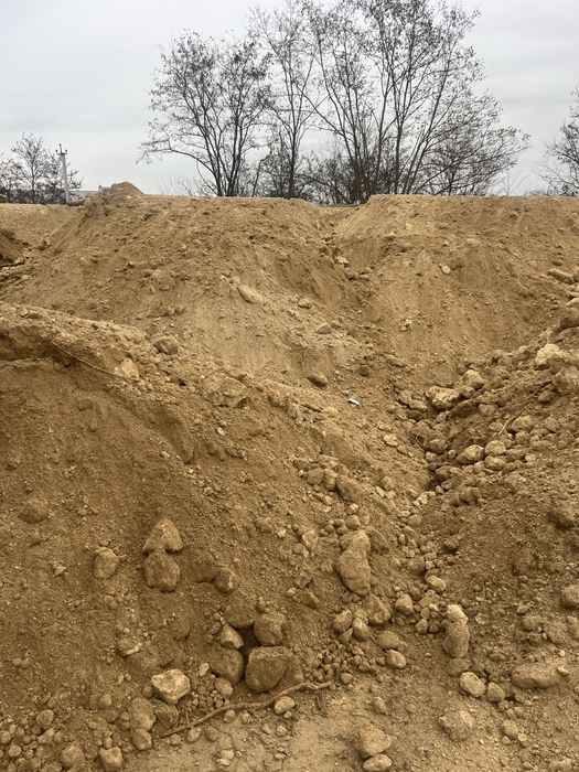 Грунт, глина, подсыпка.