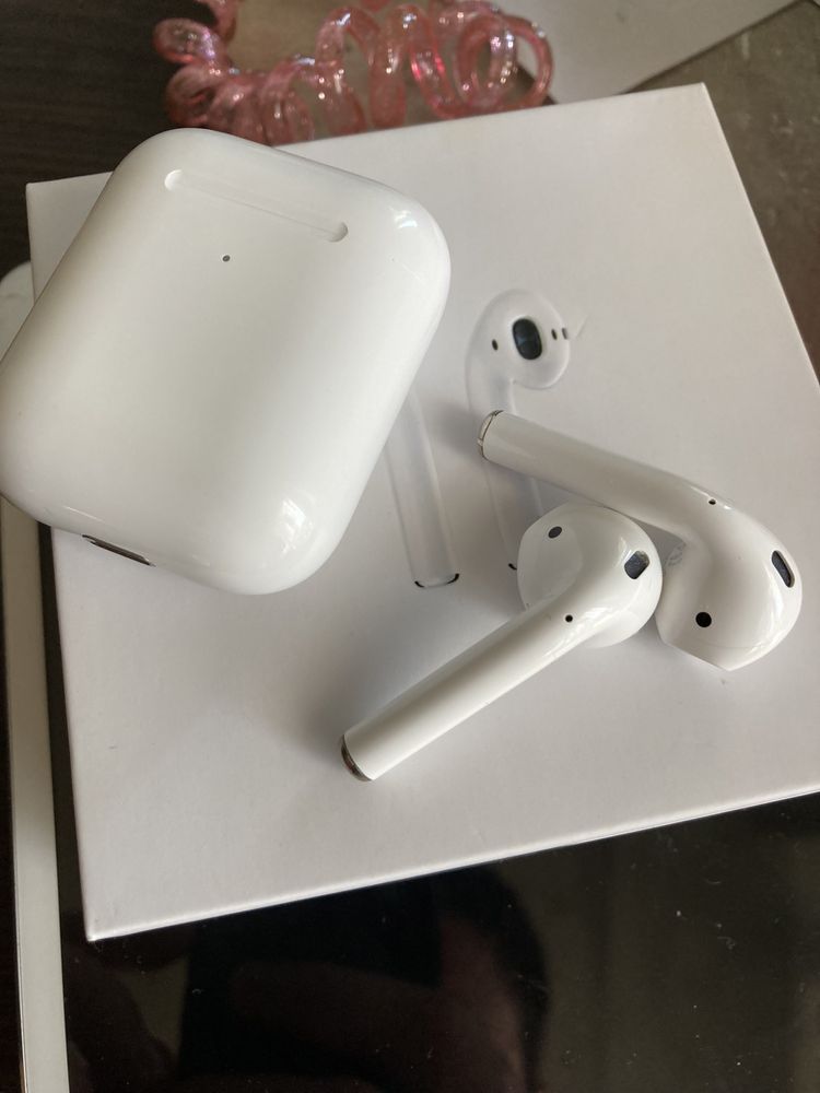 Продам наушники AirPods 2