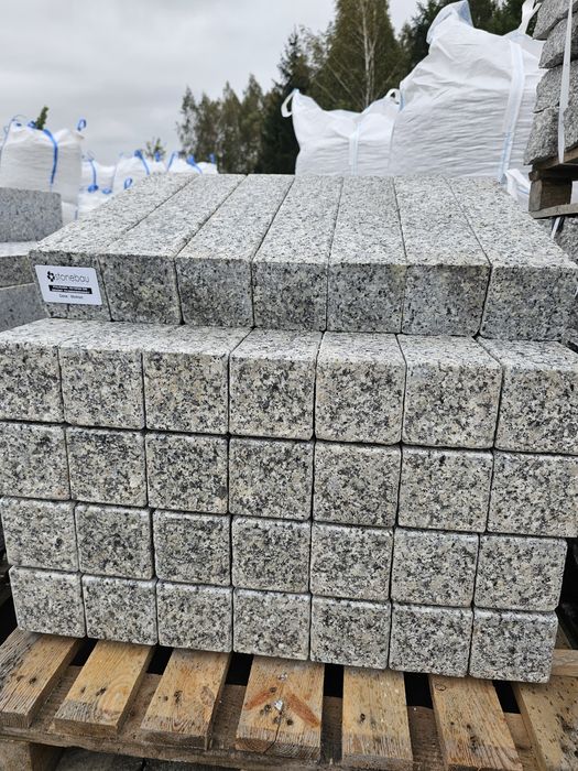 Palisada granitowa cięta płomieniowana 10/10/50