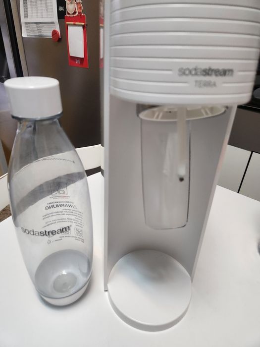 Máquina Sodastream com garrafa