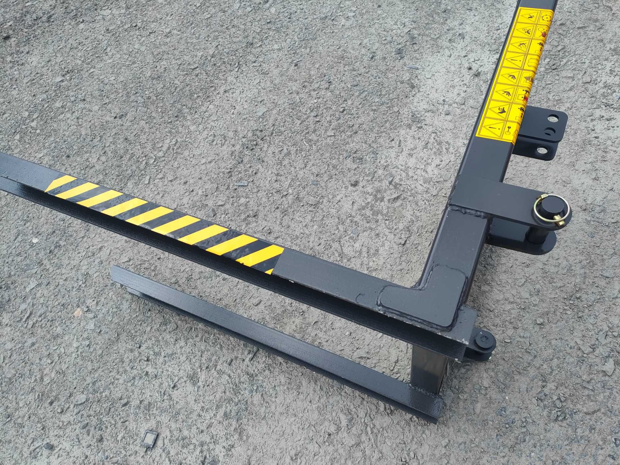 Widły do palet PALECIAK na tył TUZ na podnośnik 1200kg na tył ciągnika