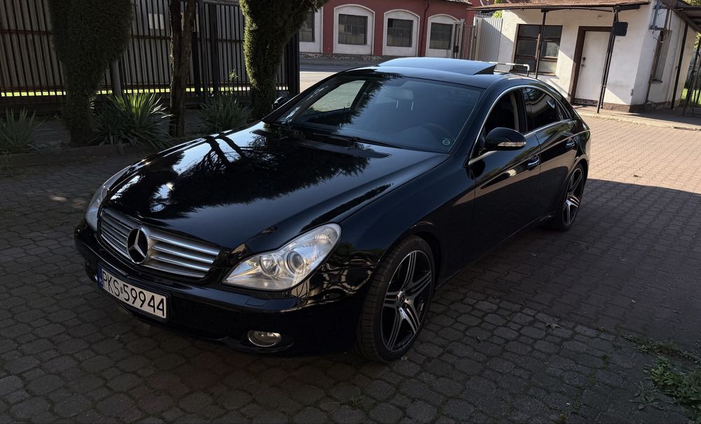 Mercedes-Benz E550 V8 388 KM