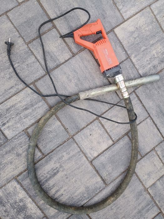 Wibrator do betonu prawie nowy