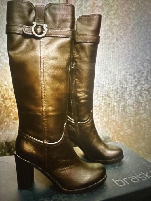 Продаж демисезоних жіночих чобіт