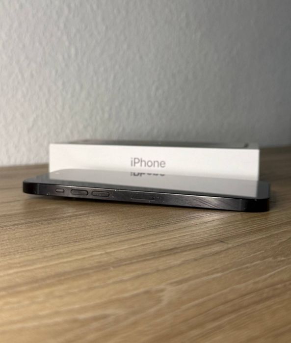 Продам айфон 14 срочная продажа только звонить не отвечаю на смс!