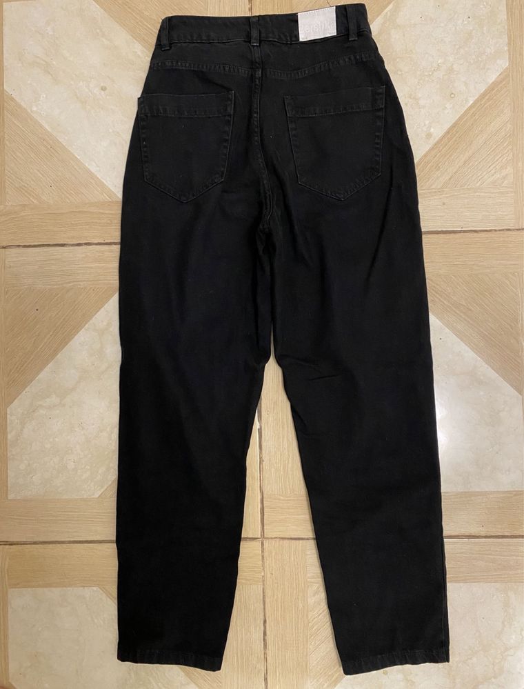 Стильные джинсы “Bershka” размер 34 В отличном состоянии
