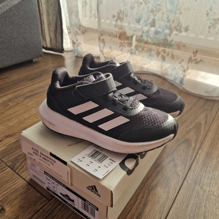Кросівки Adidas для дівчинки оригінал 29р