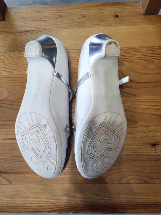 Buty dziewczęce.