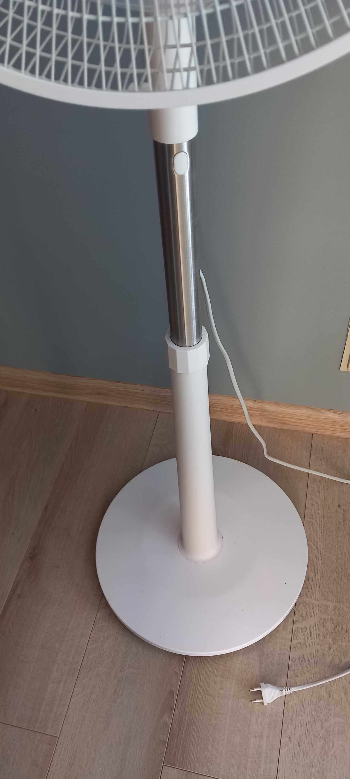 Solidny wentylator stojący GoodHome Carrao z timerem I pilotem