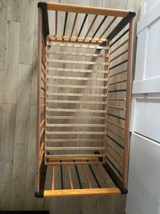 Drewex lozeczko z opuszczanym bokiem czarno pomaranczowe 120x60