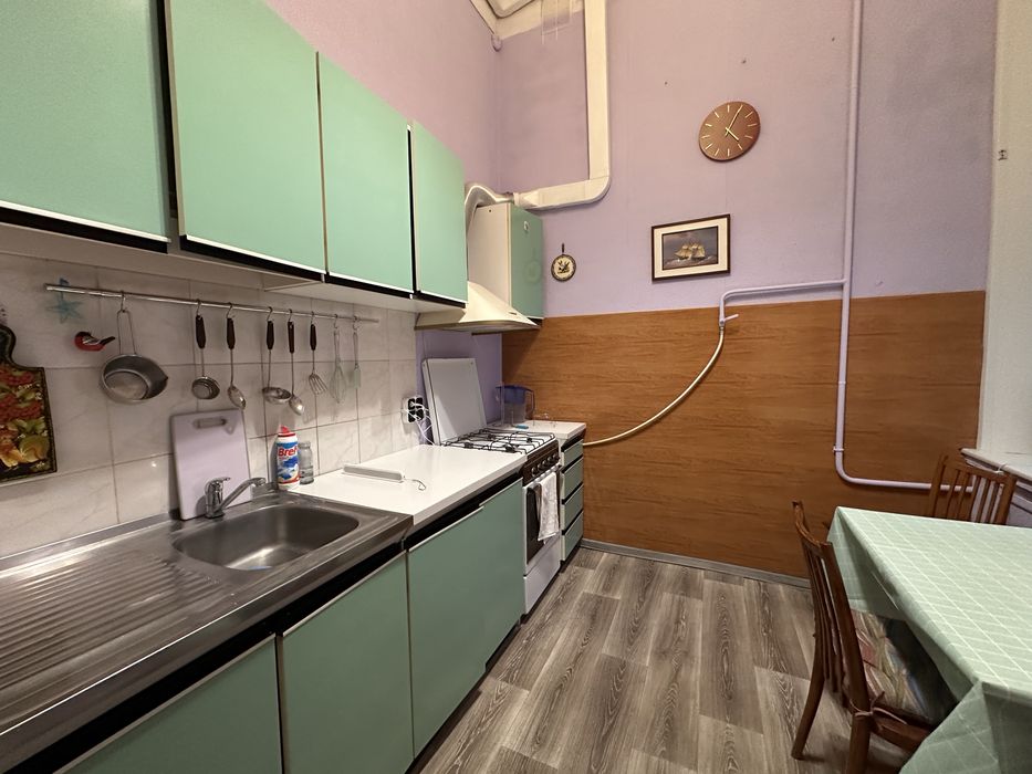 Стрілецька 6/7, метро Золоті ворота. Центр, 1к кв.