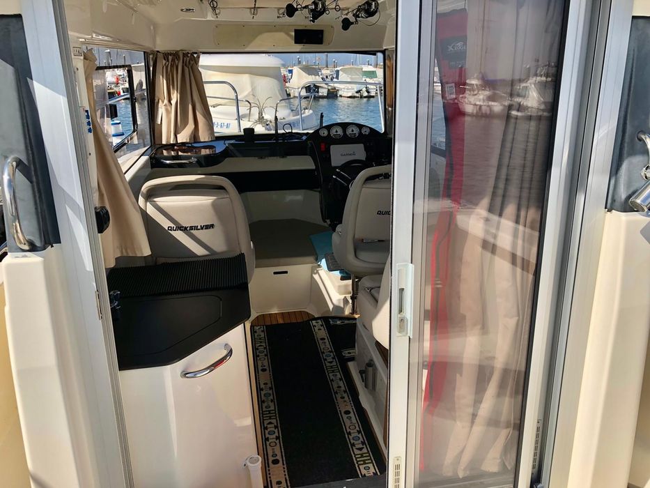 Quicksilver Captur 755 Pilothouse