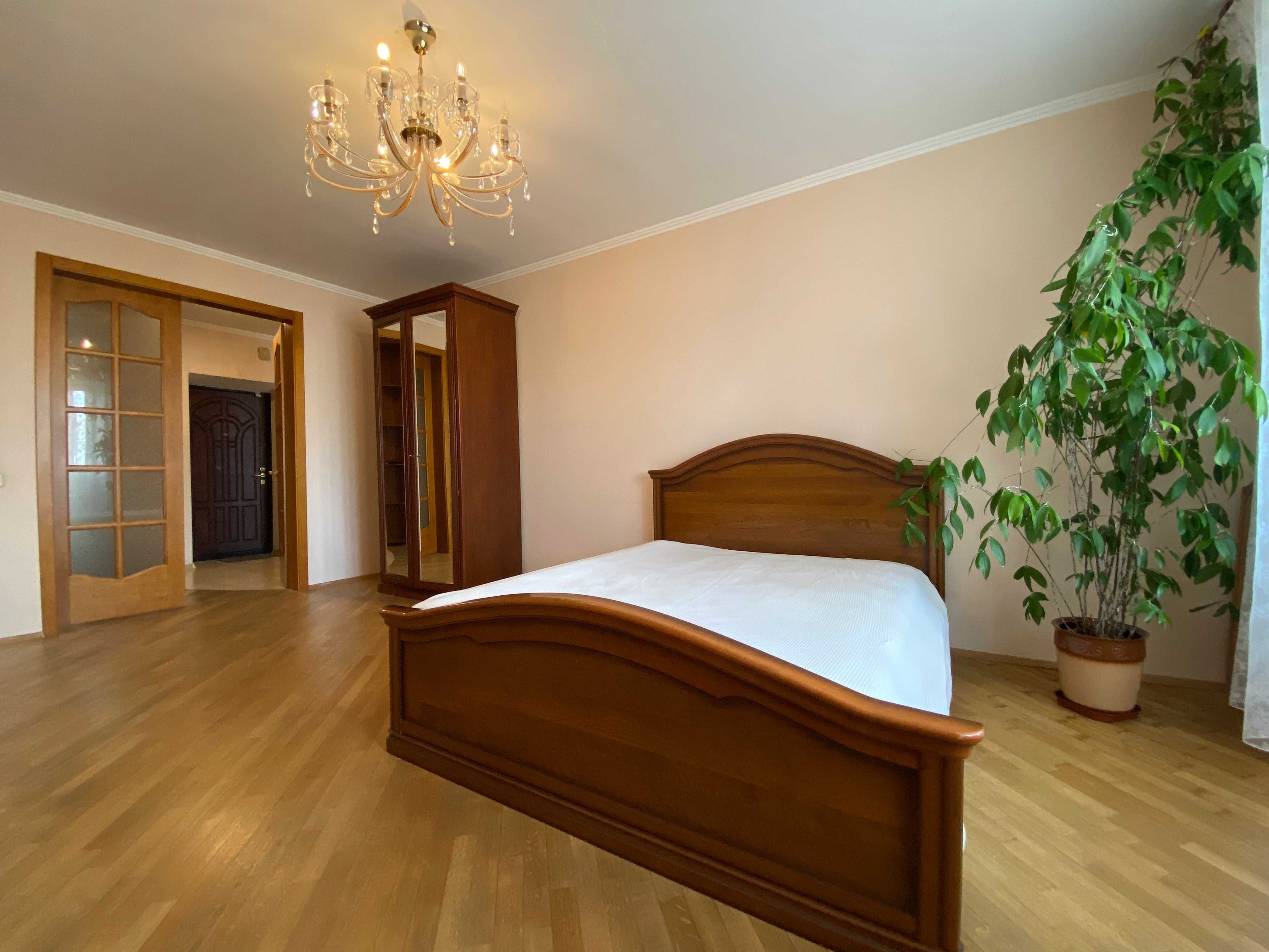 БЕЗ% Продаж 2-кім квартири 79м2, Срібнокільська 24, м. Осокорки, Київ