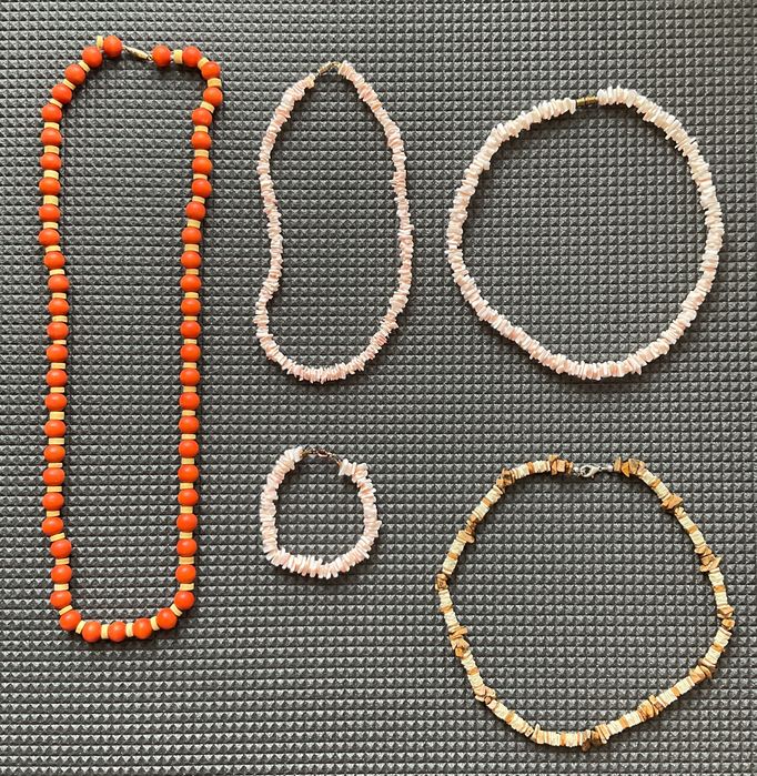 Бусы и браслет из ракушек и дерева. Новые.