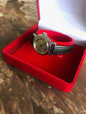 Zabytkowy szwajcarski zegarek damski marki President Swiss Made Vintag