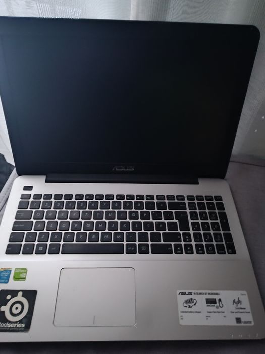 Portátil Asus X555L
