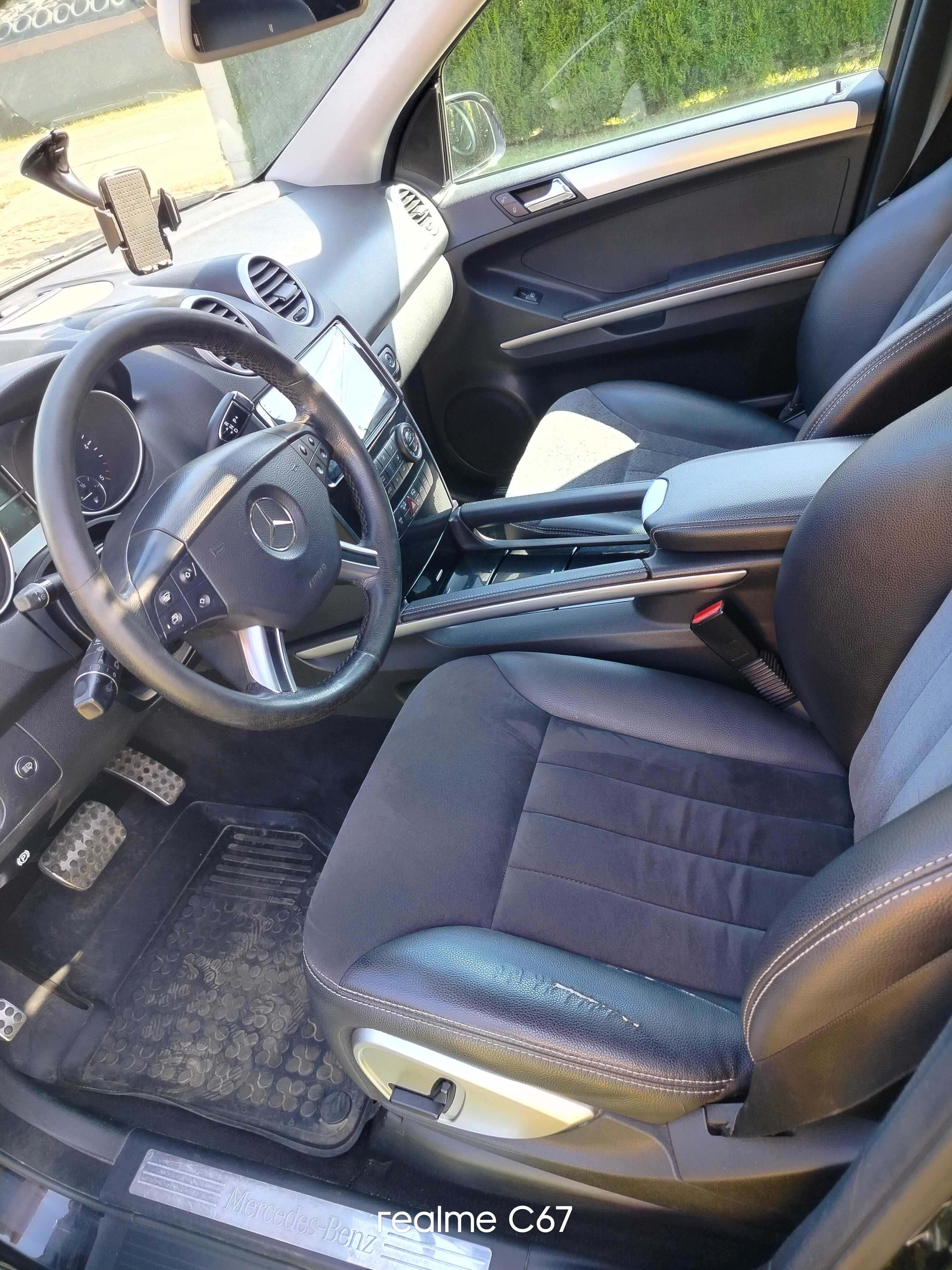 samochód MERCEDES ML 320