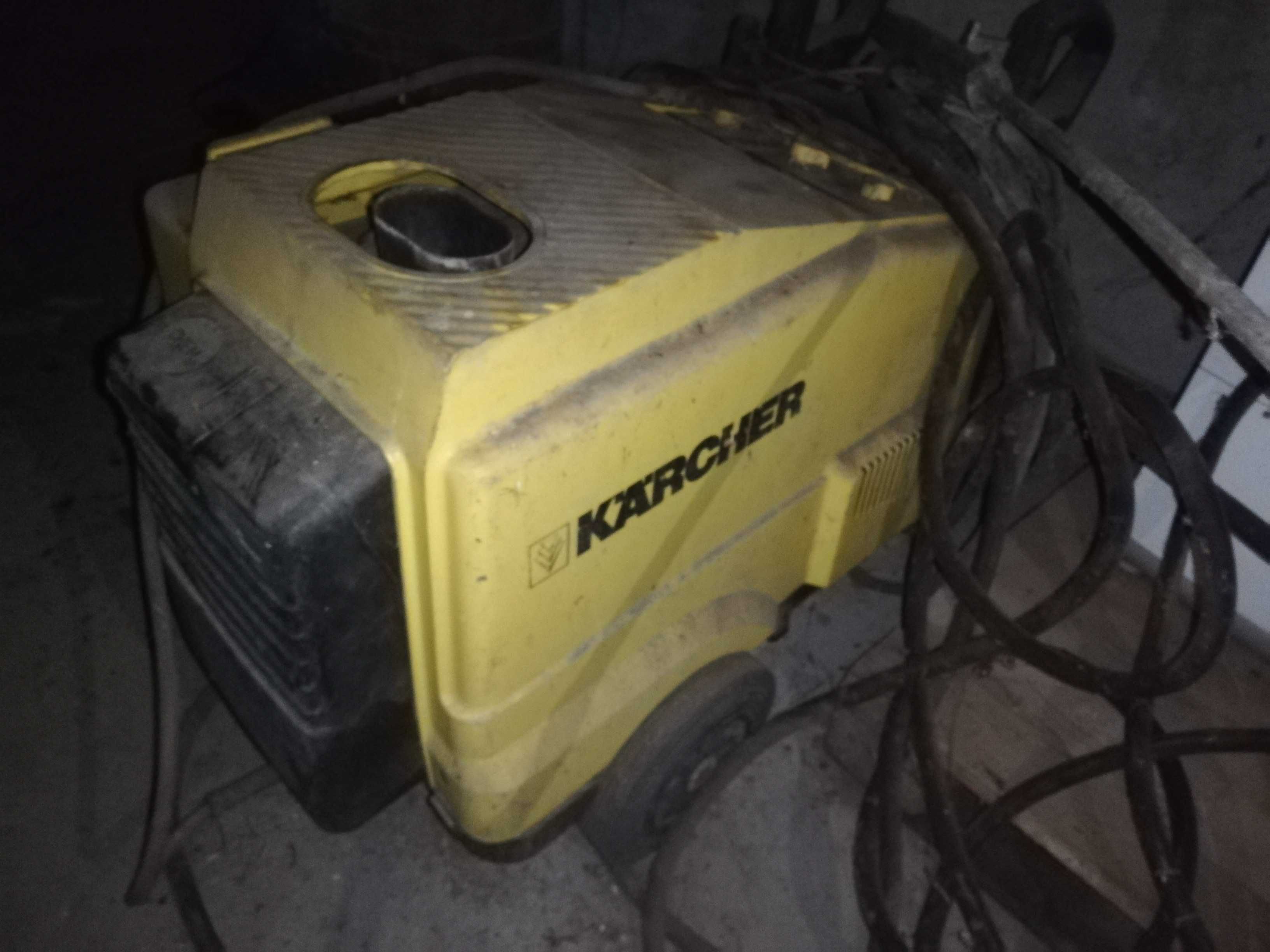 myjka wysokociśnieniowa z podgrzewaniem wody KARCHER HDS 600CR