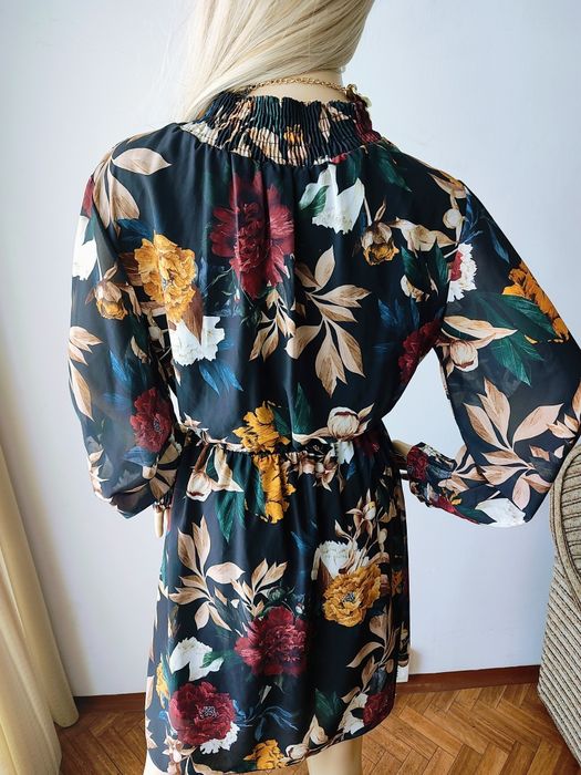 Sukienka w kwiaty midi  elegancka jesienna siateczkowe rękawy