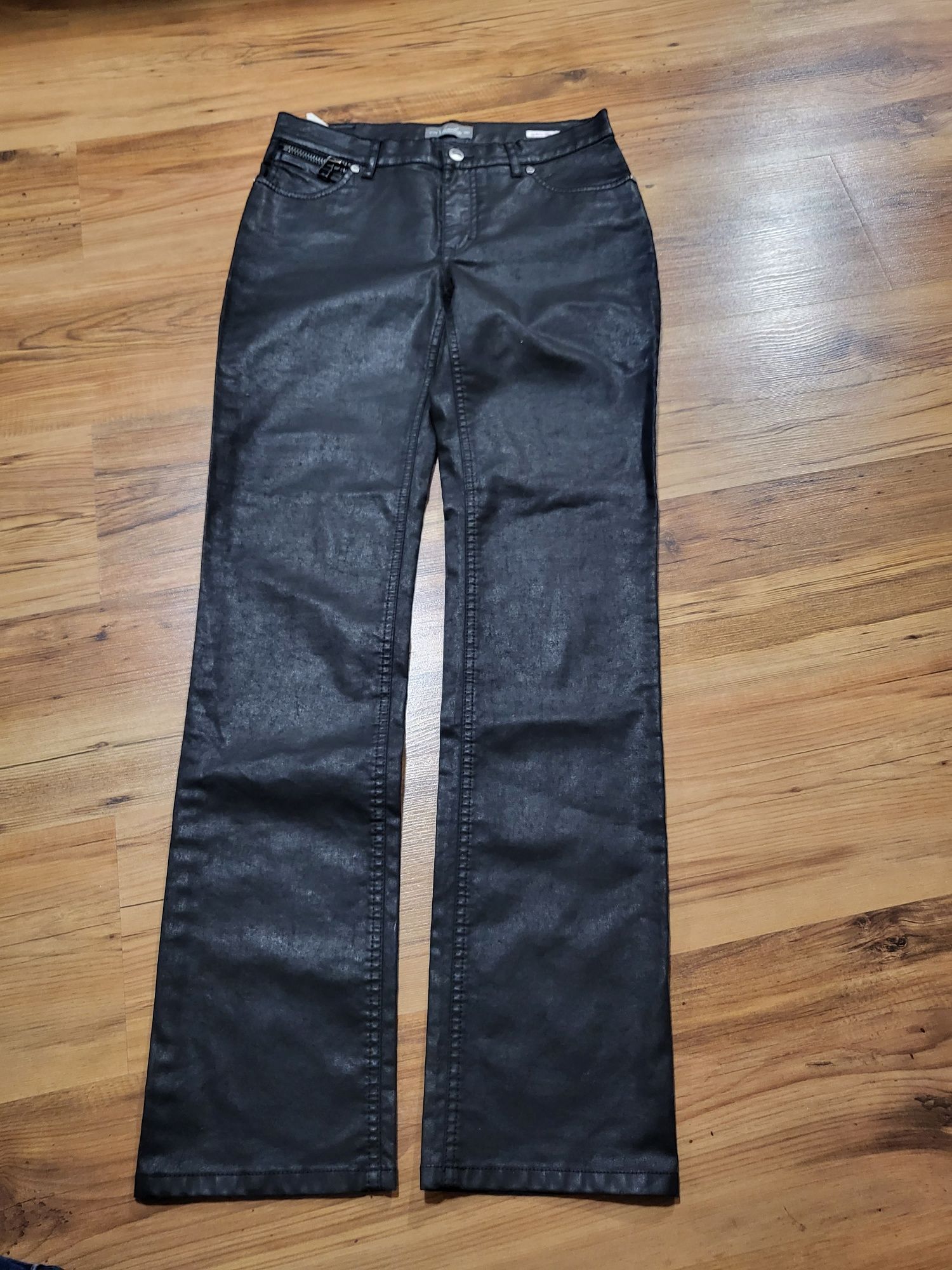 Spodnie woskowane czarne r.38 M