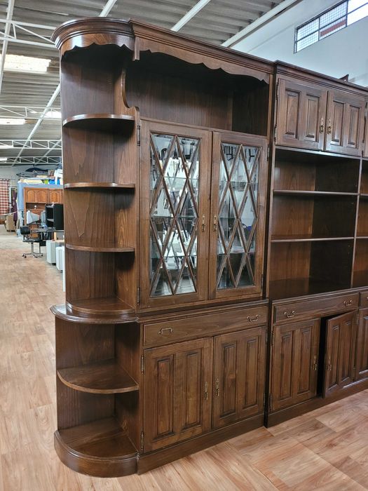 Enormíssimo móvel de canto com bar e dois bancos altos - óptimo estado