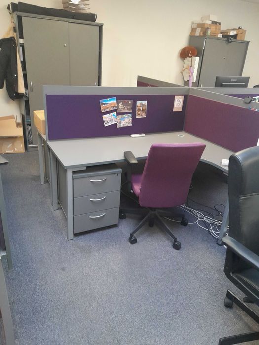 sprzedam zestaw mebli biurowych