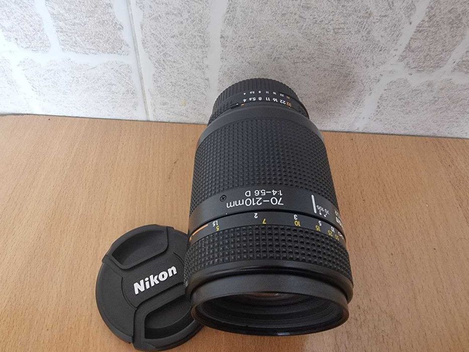Об'єктив AF Nikkor 70-210 4-5.6D
