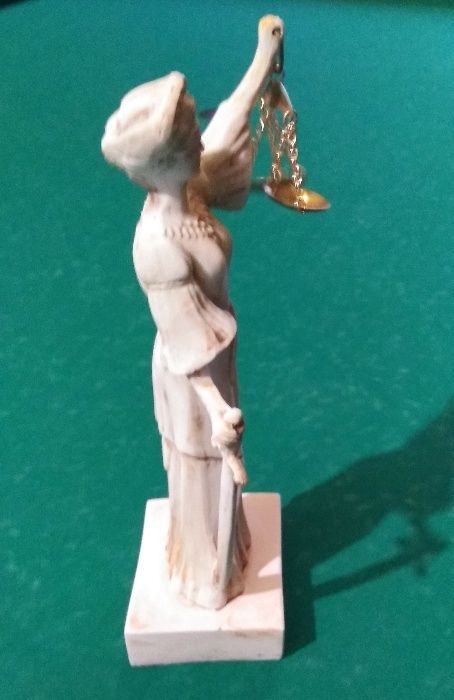 Барельеф " Клятва АДВОКАТА"