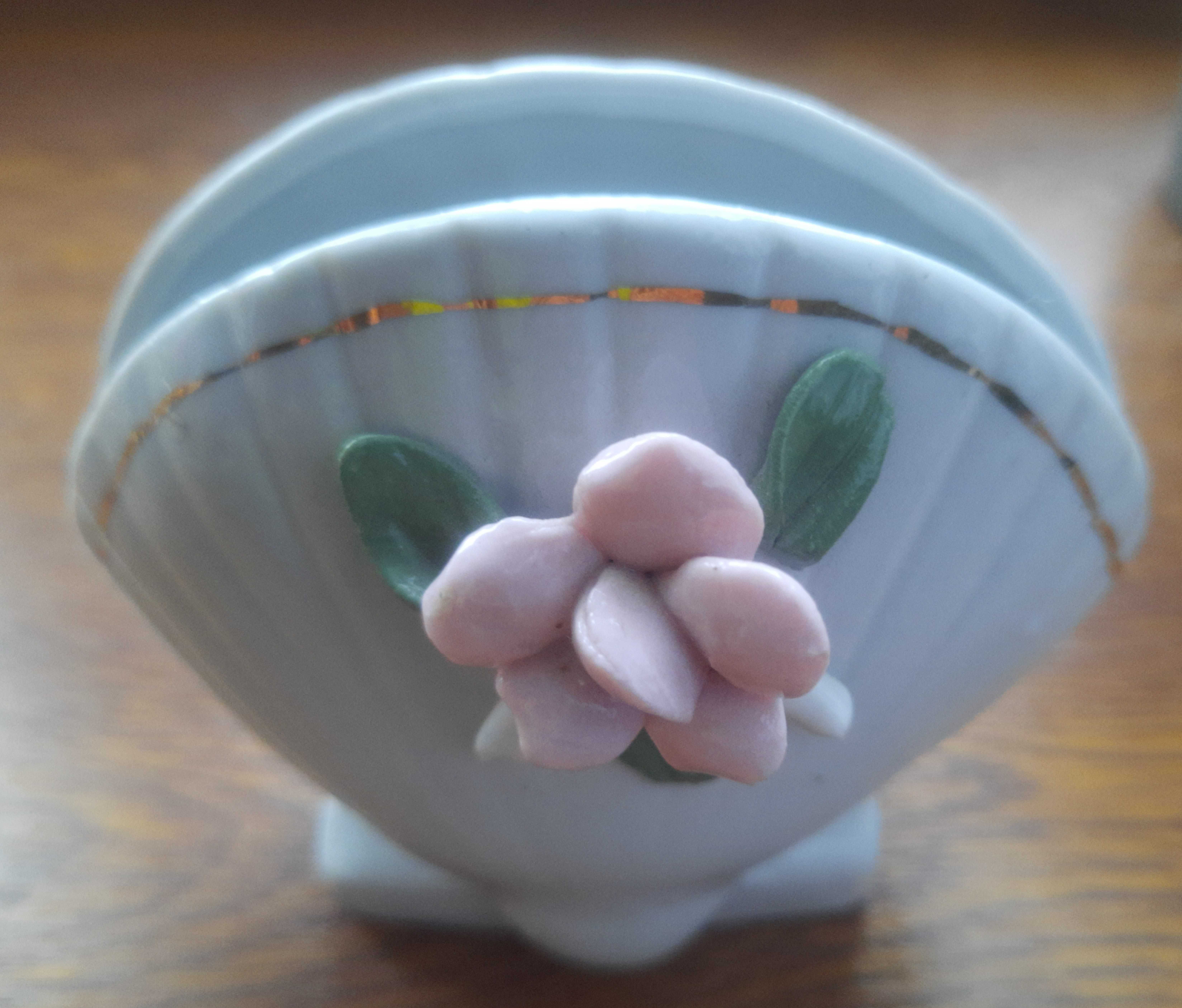 Śliczny serwetnik, porcelana