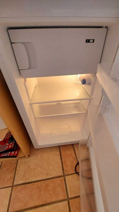 Mini Frigorífico Confortec com congelador, impecável, negociavel