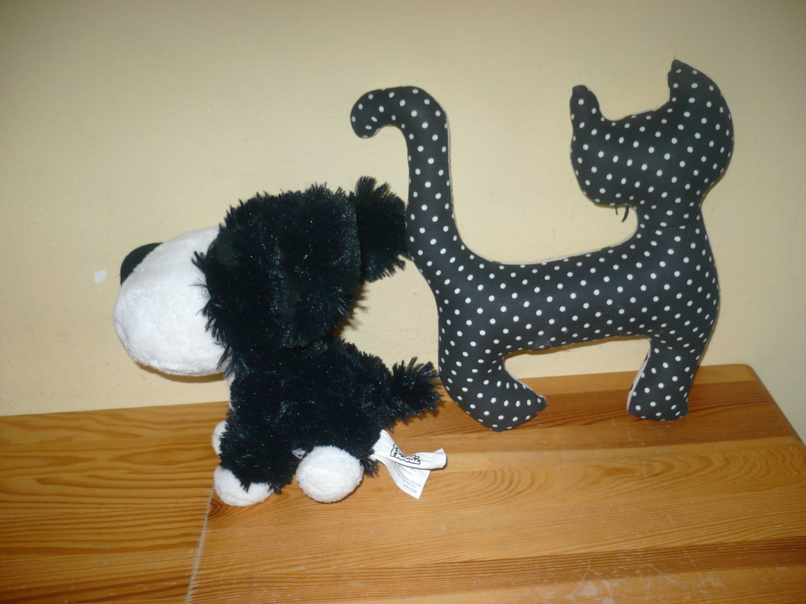 2 duże maskotki kontrastowe biało-czarne kot i pies, od 1 m-ca życia