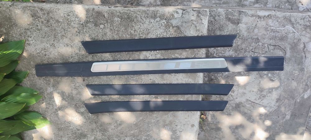 Накладки на пороги шкода А5