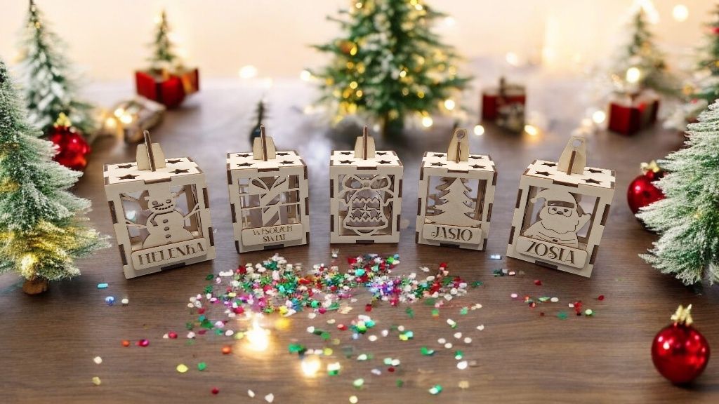 Lampion drewniany świąteczny led personalizowany