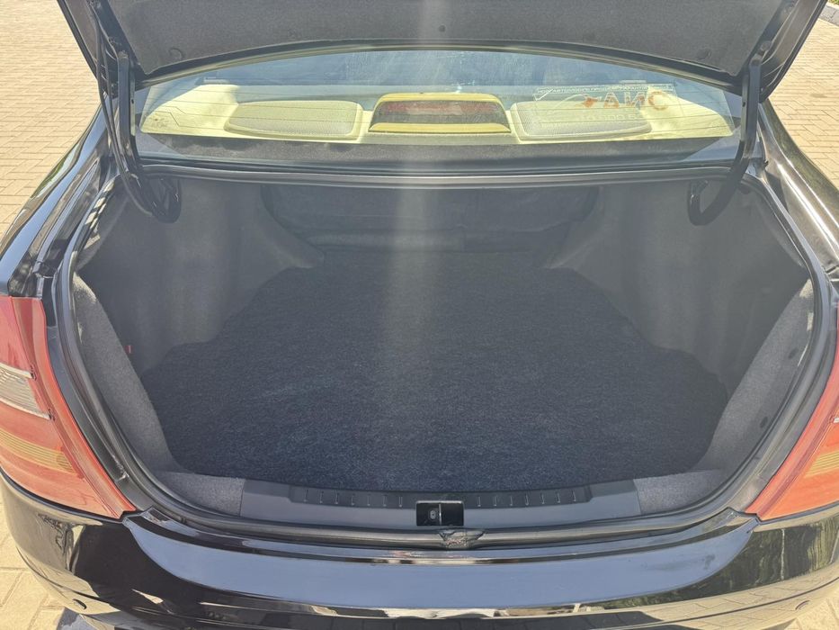 Продам  Geely SL